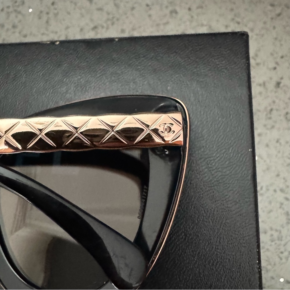 Chanel CC Cat Eye Quilted Sunglasses - Picture 6 of 12